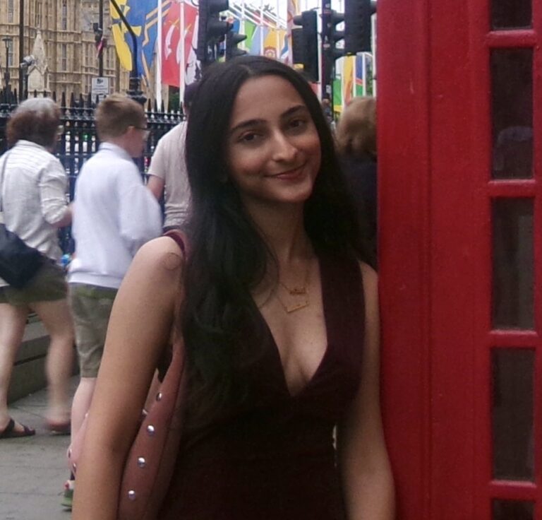 Alishba Murad Headshot